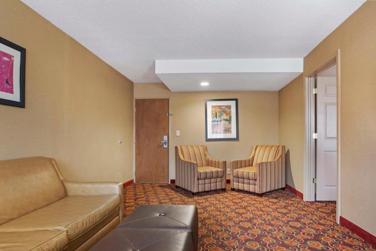 Best Western Plus The Inn At Sharon/Foxboro Exterior foto