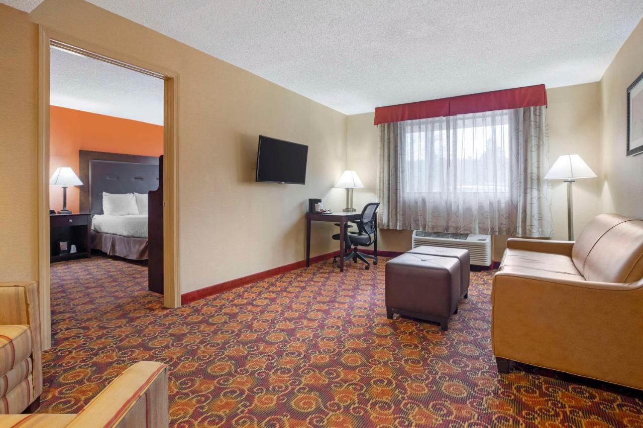 Best Western Plus The Inn At Sharon/Foxboro Exterior foto