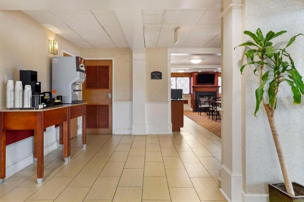 Best Western Plus The Inn At Sharon/Foxboro Exterior foto